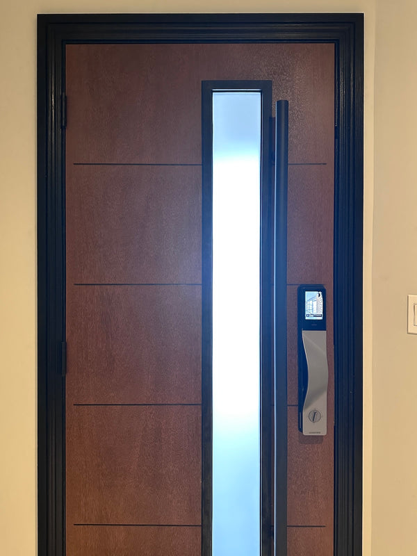 V5 Vision indoor display showing real-time visitor preview